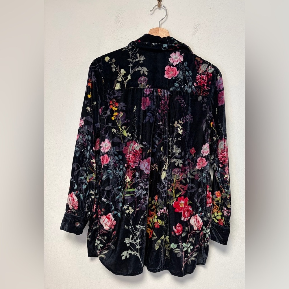Soft Surroundings Jardim Velvet Floral Button Front Pocket Tunic Top 
Sz Small - Picture 4 of 5